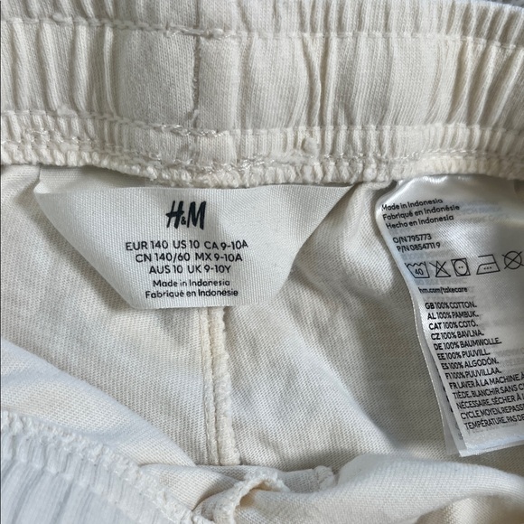 Bundle of 4 H&M Kids Knit Shorts - Black, DarkGray, Gray, Cream - Picture 2 of 2